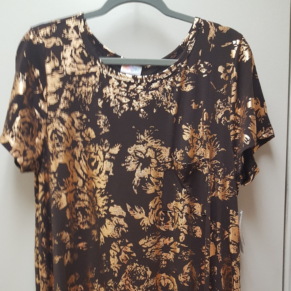 Women's Elegant LuLaRoe Carly. NWT